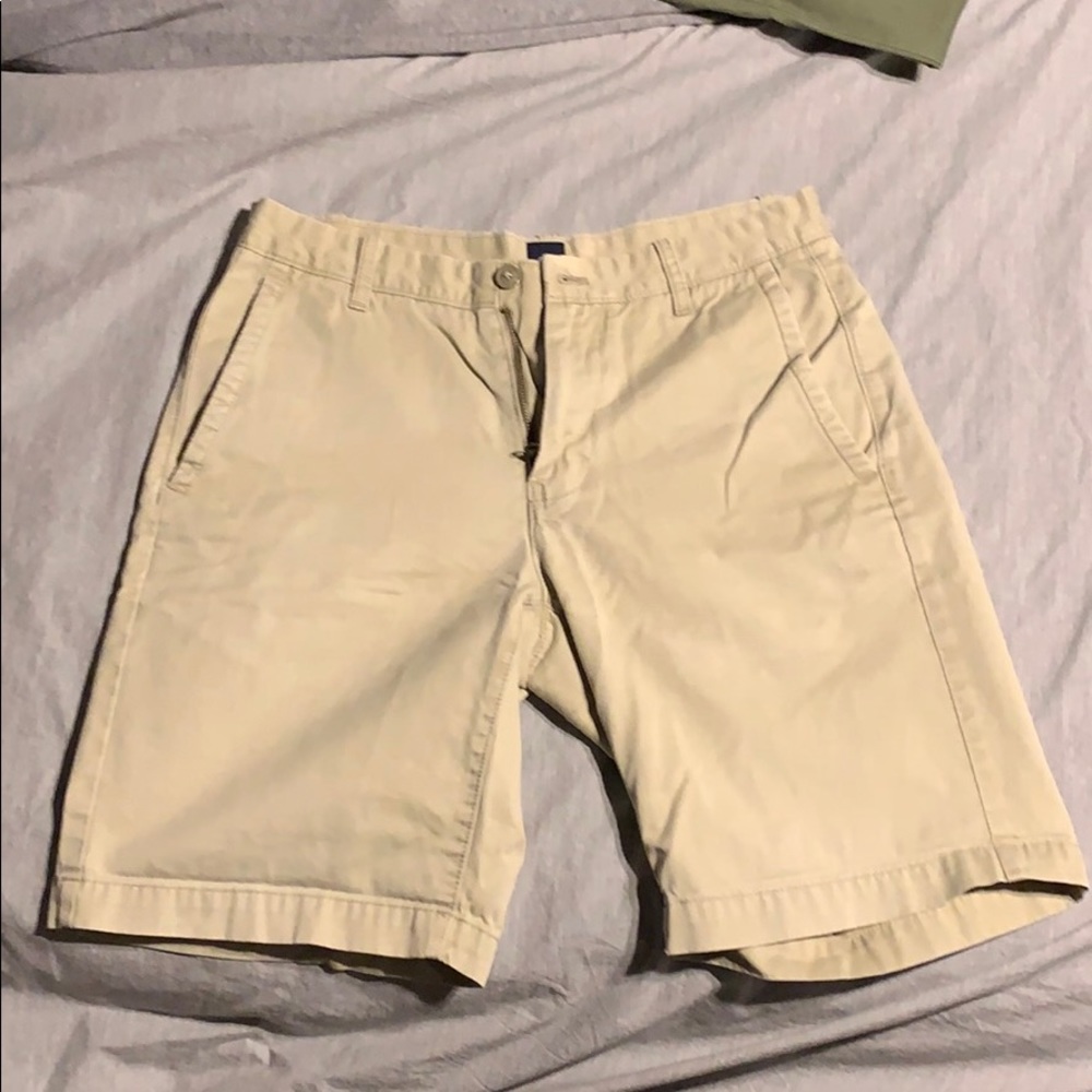 Gap khaki shorts